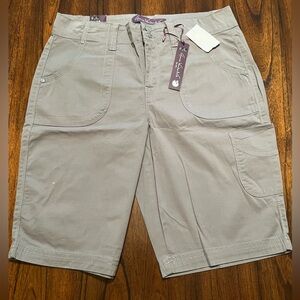 Gloria Vanderbilt Bermuda shorts